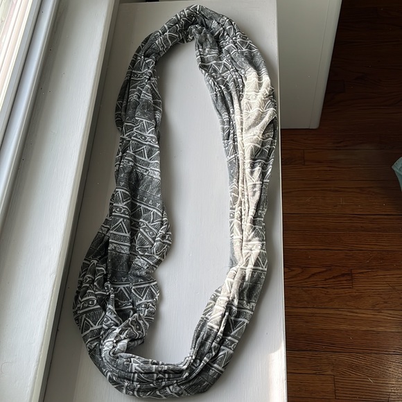 Primark Infinity Scarf - Picture 3 of 4